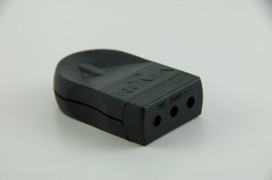 HEMBRA VOLANTE 2P+T 10A NEGRO